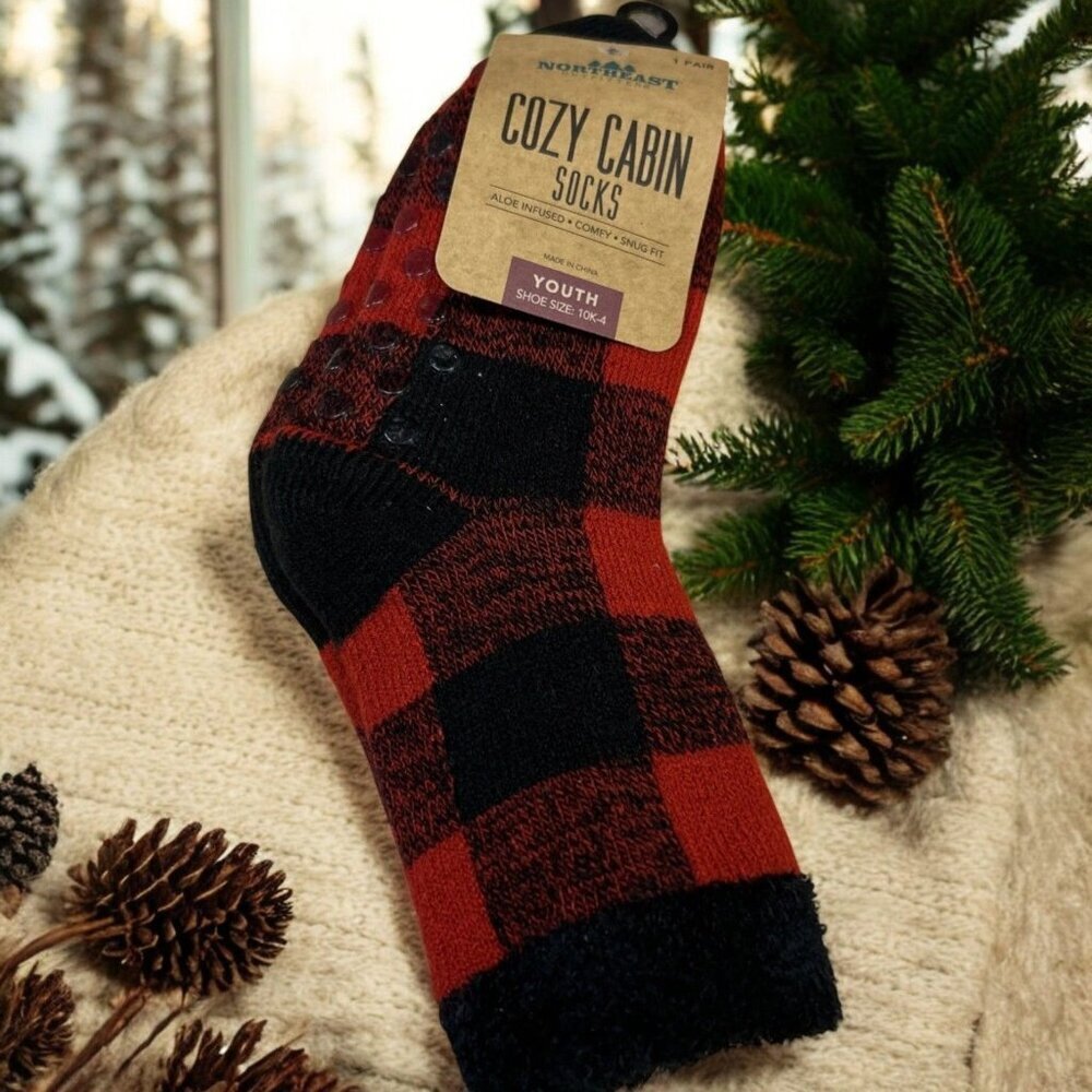 Northeast Outfitters Cozy Cabin Crew Socks Youth Small 10K-4 Plaid NEW Red Black